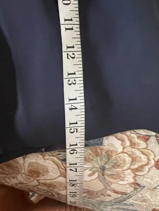 H&M Navy Tailored Shorts High Waist Pleated Chic Minimal Preppy Resort Size 10 - Picture 11 of 11